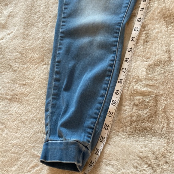 Levi’s signature denim joggers. Size 8 - Picture 8 of 9